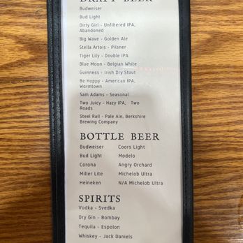 Paramount Pizza 3 - Pizza Near Me - Palmer, Massachusetts