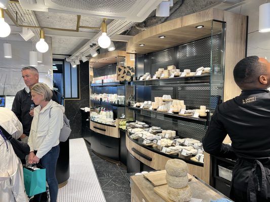 Fromagerie Laurent Dubois by null