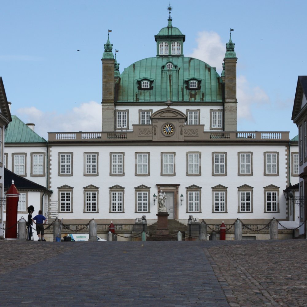 Fredensborg Slot - Landmarks & Historical Buildings Near Me - Fredensborg, 84