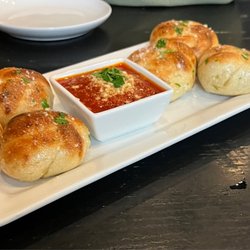 Big Pauly's Wood Fired Pizza - Garlic knots