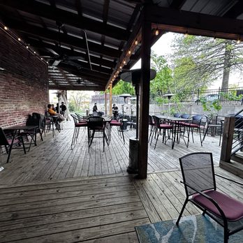 Splash Wine Bar - Outside seating on deck - New American Near Me - Hot Springs, Arkansas Splash Wine Bar - Outside seating on deck - New American Near Me - Hot Springs, Arkansas