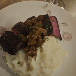 Delicious steak and thee best garlic mashed potatoes Delicious steak and thee best garlic mashed potatoes