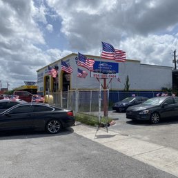 Exterior photo of International Auto Brokerfl's - Hollywood, Florida Exterior photo of International Auto Brokerfl's - Hollywood, Florida