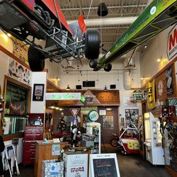 Quaker Steak & Lube - Entryway