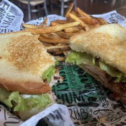 The Palms - Club Sandwich.