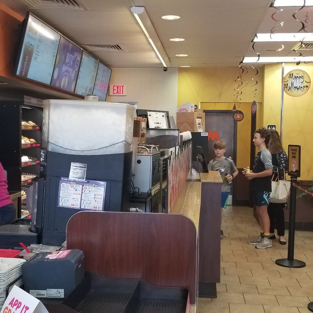 Dunkin' - 9/30/19 only two of us saw the double cross contamanation of the food...the next person I hope doesn't get sick. - Donuts Near Me - Vienna, Virginia Dunkin' - 9/30/19 only two of us saw the double cross contamanation of the food...the next person I hope doesn't get sick. - Donuts Near Me - Vienna, Virginia