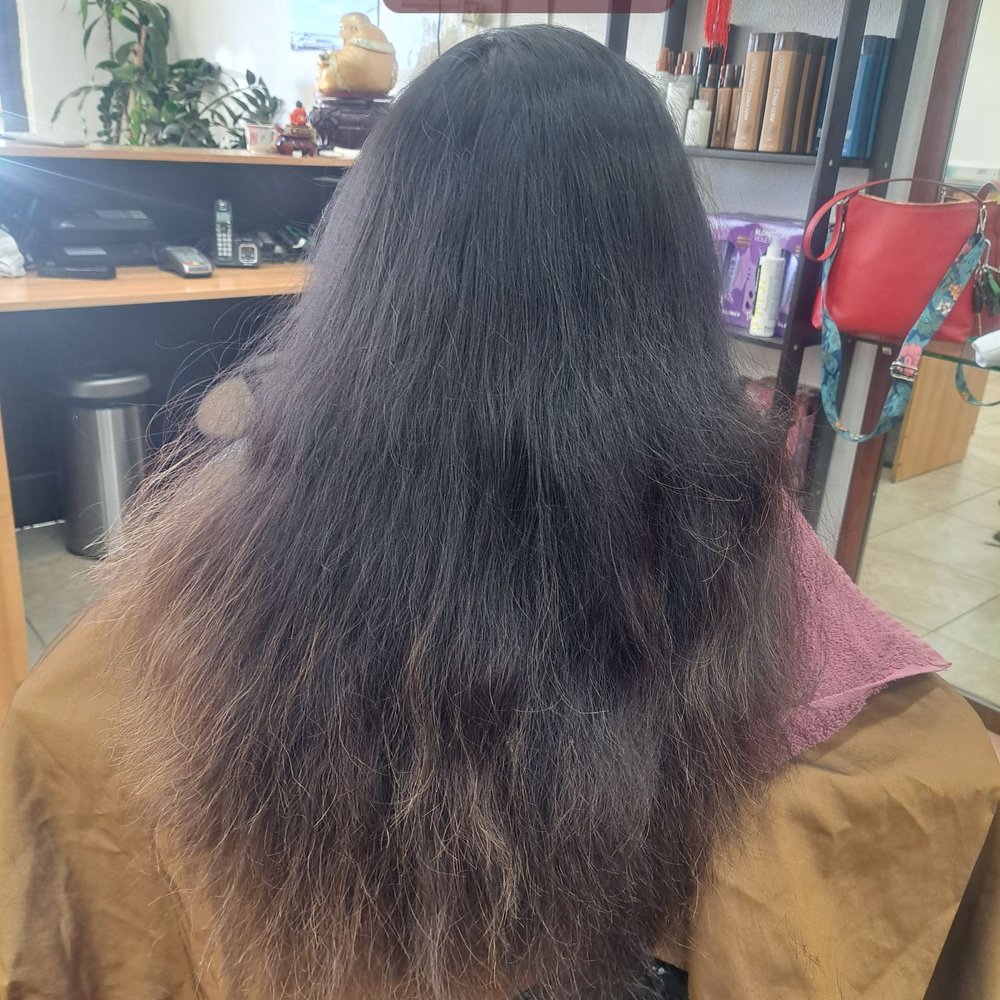 Sunshine Salon - Before photo - Hair Salons Near Me - Carson, California Sunshine Salon - Before photo - Hair Salons Near Me - Carson, California