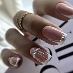 Lavish Nails
