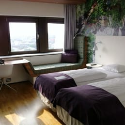 14th floor with excellent view of the lake