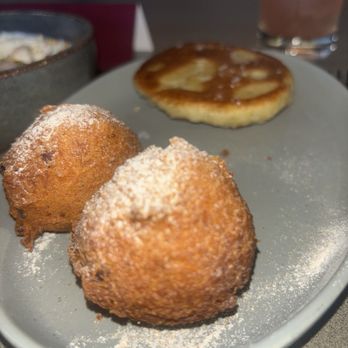 Maxwells Trading - Chris's Griddle up top &  Sean's Wild Ramp Hush Puppies below - New American Near Me - Chicago, Illinois