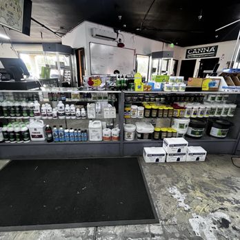 Perris Hydroponics & Garden Supply - Counter - Hydroponics Near Me - Perris, California Perris Hydroponics & Garden Supply - Counter - Hydroponics Near Me - Perris, California