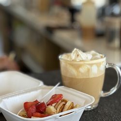 Castelli & Pizarro Coffee Shop - Poffertjes (Dutch pancakes)