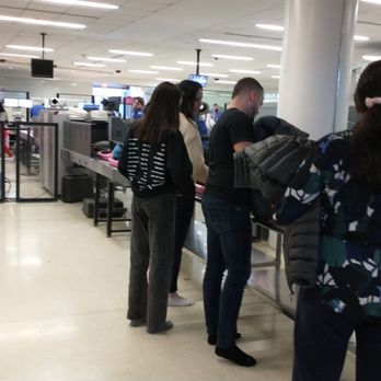 TSA CHECKPOINT CHECKPOINT E - PHILADELPHIA INTERNATIONAL AIRPORT