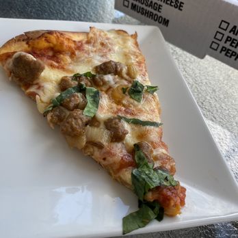 Lock 34 - Roosevelt pizza - New American Near Me - Lockport, New York