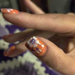 Lovely Nails and Spa - Harley did some beautiful nail art for me today
