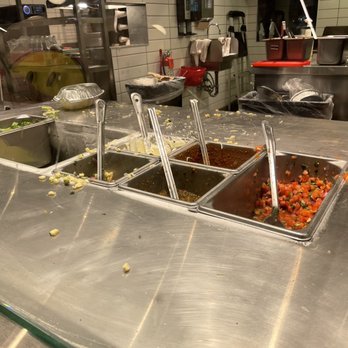 Chipotle Mexican Grill - Dry food all over the serving station. - Fast Food Near Me - Hagerstown, Maryland Chipotle Mexican Grill - Dry food all over the serving station. - Fast Food Near Me - Hagerstown, Maryland