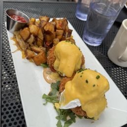 Salmon Cake Benedict Salmon Cake Benedict