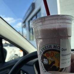 Fresh Monkee - Westborough, MA - This is on the outside. I did not take any pictures inside, but it's really clean and set up well in there.