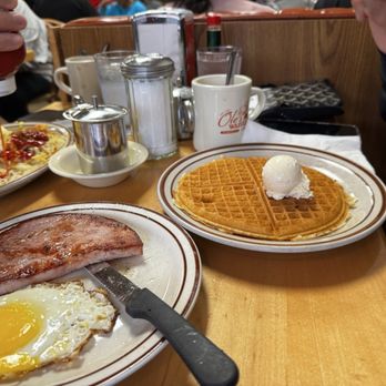 Ole's Waffle Shop - Diners Near Me - Alameda, California