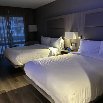 AC Hotel by Marriott Worcester - Hotels Near Me - Worcester, Massachusetts