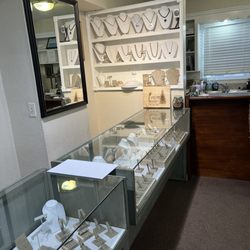 Pinetree Jewelers - Inside