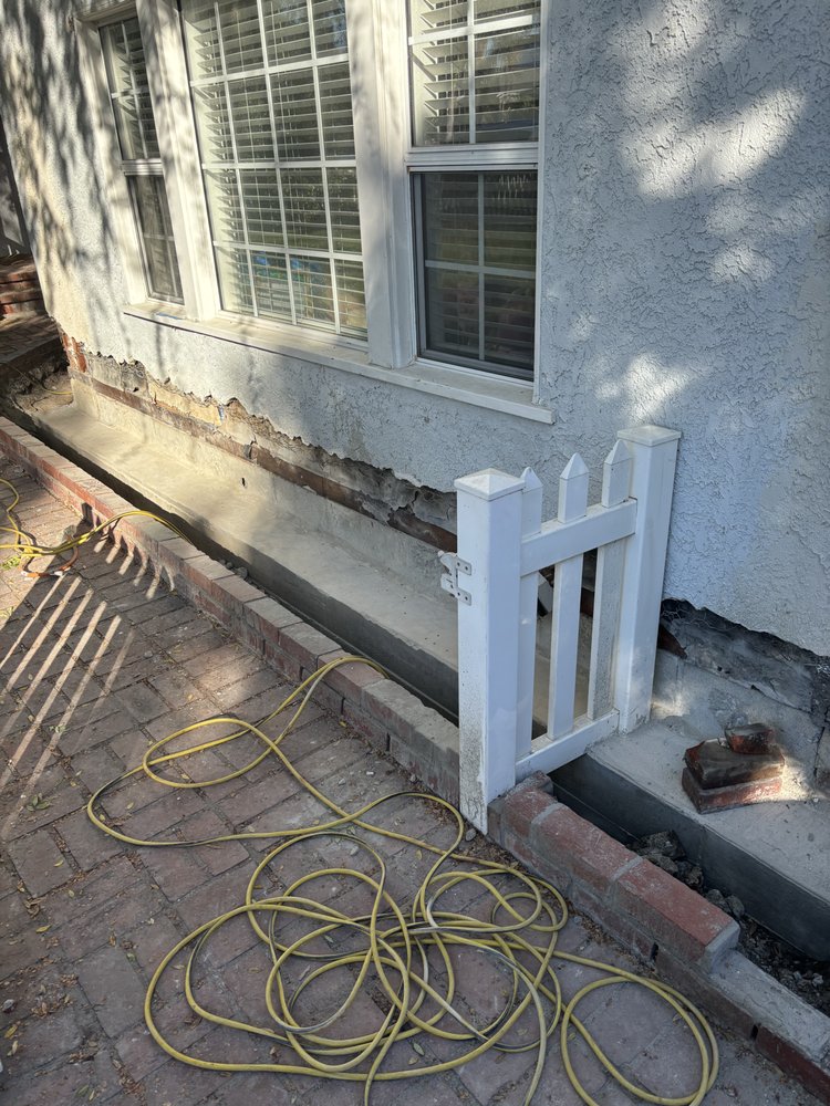 Slide of A R Contracting