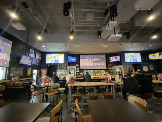 Buffalo Wild Wings by null
