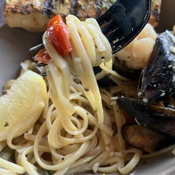 Frog & Slim - New American Near Me - Sacramento, California Frog & Slim - New American Near Me - Sacramento, California