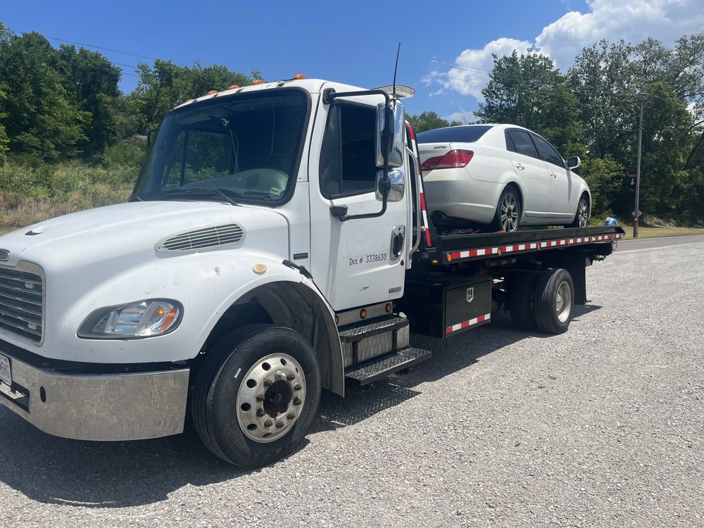 M&C TOWING Updated October 2024 Red Bud, Illinois Towing Phone