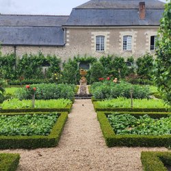 Château la Chenevière - View of the gardens