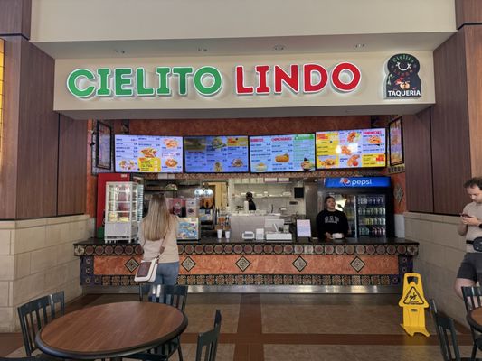 Twin Cities Premium Outlets by null