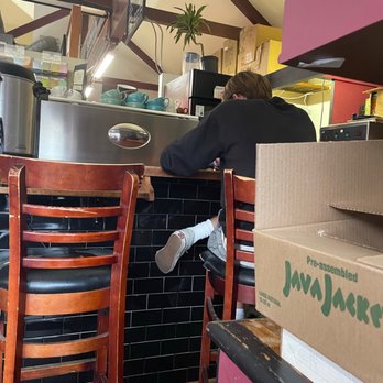 Big Basin Cafe - Employee taking yet another break within the same time period - Coffee & Tea Near Me - Saratoga, California