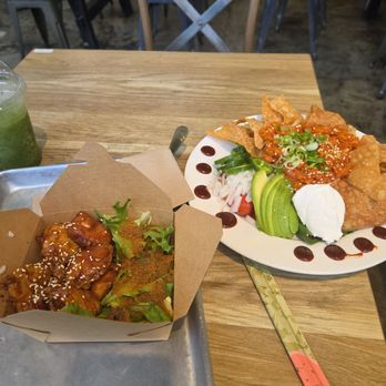 Yuko Kitchen DTLA - Teriyaki chicken rice box and crispy wonton nachos - Japanese Near Me - Los Angeles, California
