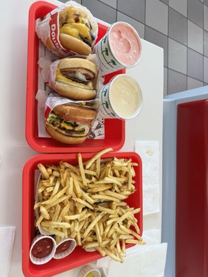 In-N-Out Burger by null