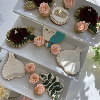 Saved by the bundle - Desert Table - Bakeries Near Me