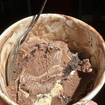 Living The Cream - Brookie Ice Cream - Ice Cream & Frozen Yogurt Near Me