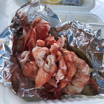 Red's Eats - Lobster Roll - Seafood Near Me - Wiscasset, Maine