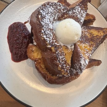 Metro Cafe - French Toast - American Near Me - El Segundo, California