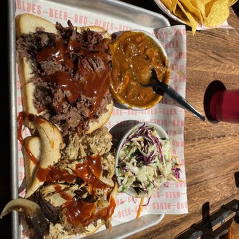 Smoke Daddy - 2 meat platter DRY AS A BONE - Barbeque Near Me - Chicago, Illinois