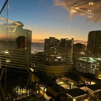 SKY Waikiki - Skyline - Seafood Near Me - Honolulu, Hawaii