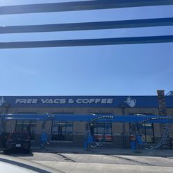 McBee's Coffee & Carwash - Car wash building and vacuum stations!