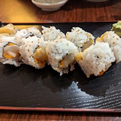 Tanaka Japanese Restaurant - Spicy scallop roll