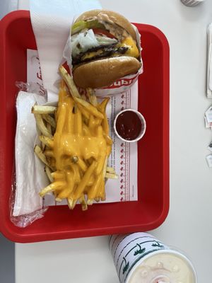 In-N-Out Burger by null