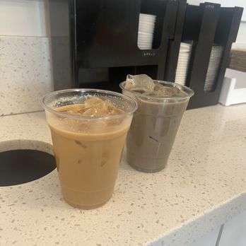 White Sparrow Coffee - (left) Love on the Weekend & (right) hojicha latte - Coffee Roasteries Near Me - Tustin, California White Sparrow Coffee - (left) Love on the Weekend & (right) hojicha latte - Coffee Roasteries Near Me - Tustin, California