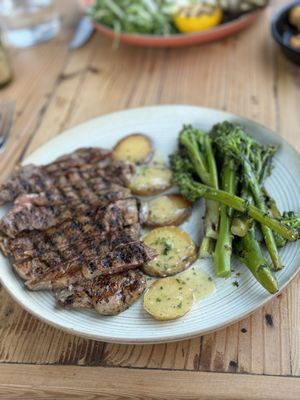 Tavola Rustica - Larkspur by null