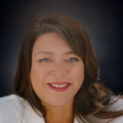 Psychic Medium Debra Hookey - Psychic Medium and Spiritual Teacher Debra Hookey