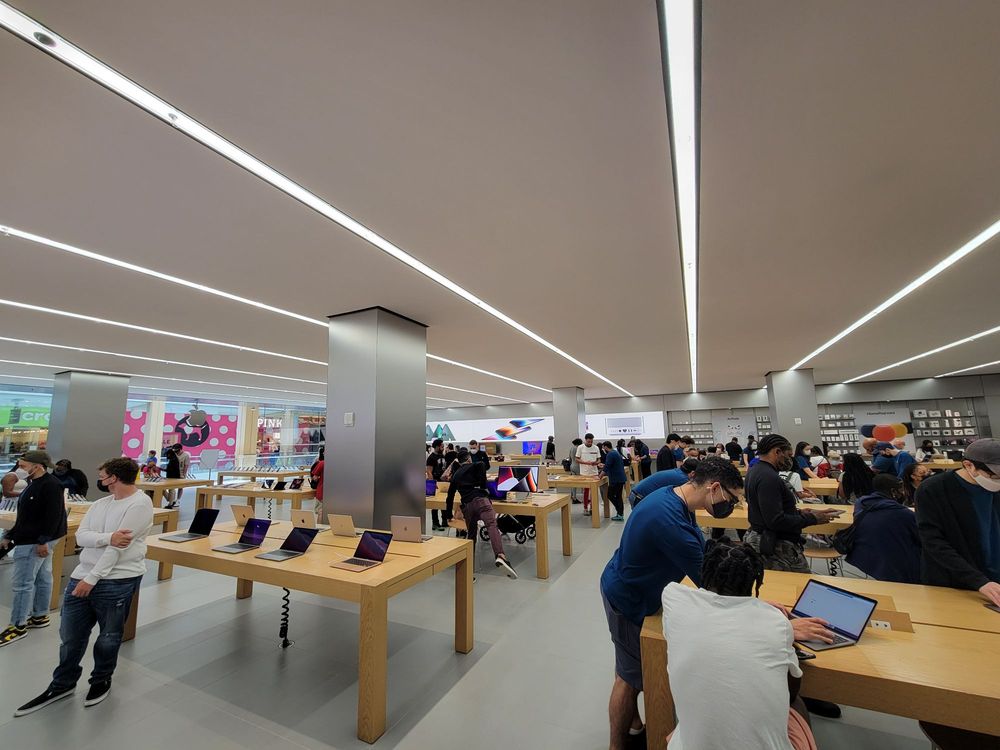 APPLE QUEENS CENTER Updated September 2024 48 Photos & 175 Reviews