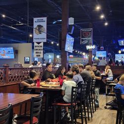 Pyramid Pizzeria & Sports Bar - Bar area