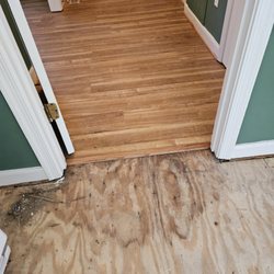 Ferguson Professional Flooring - Foyer finished not the kitchen
