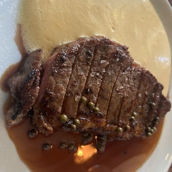St Lawrence Restaurant - French Near Me - Vancouver, British Columbia